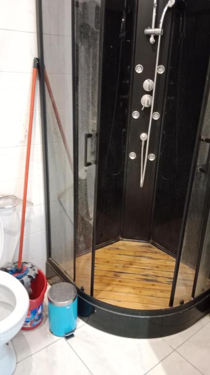 Studio RDC donnant sur trottoir - 4