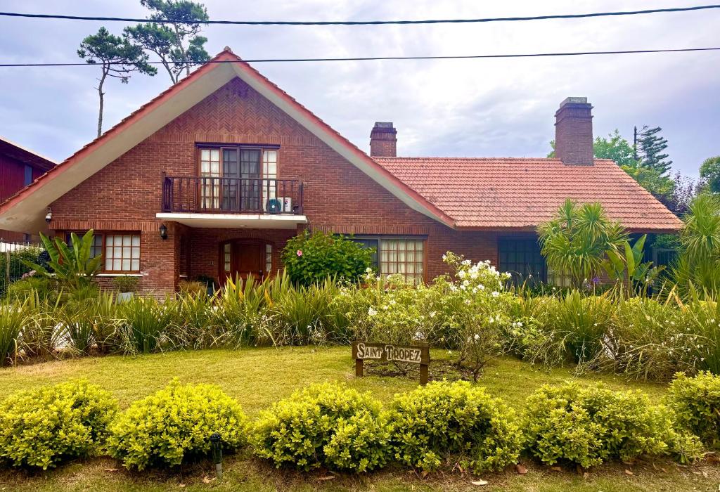 Chalet Saint Tropez - Bright & Spacious 5BR Home - Walk to Imarangatú - 1