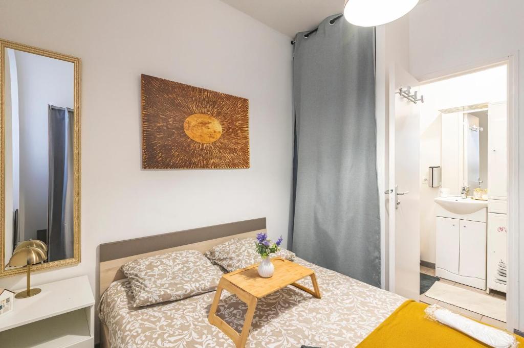 peaceful retreat & cozy apartment in reims , sleep4 ,near city center , free public parking - 5