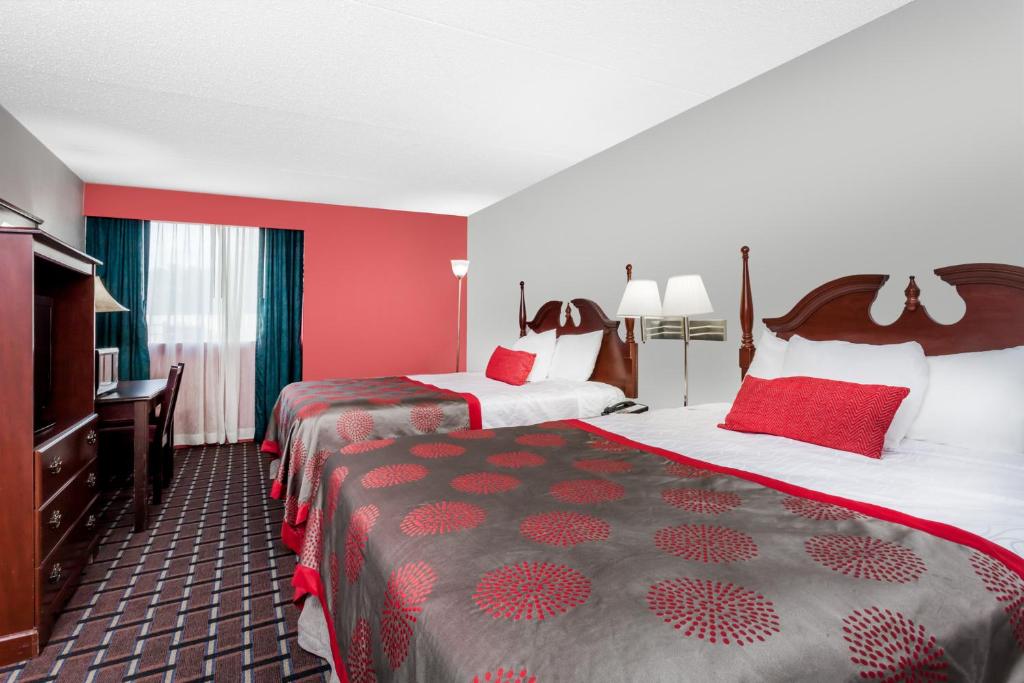 Ramada by Wyndham Henderson/Evansville photo
