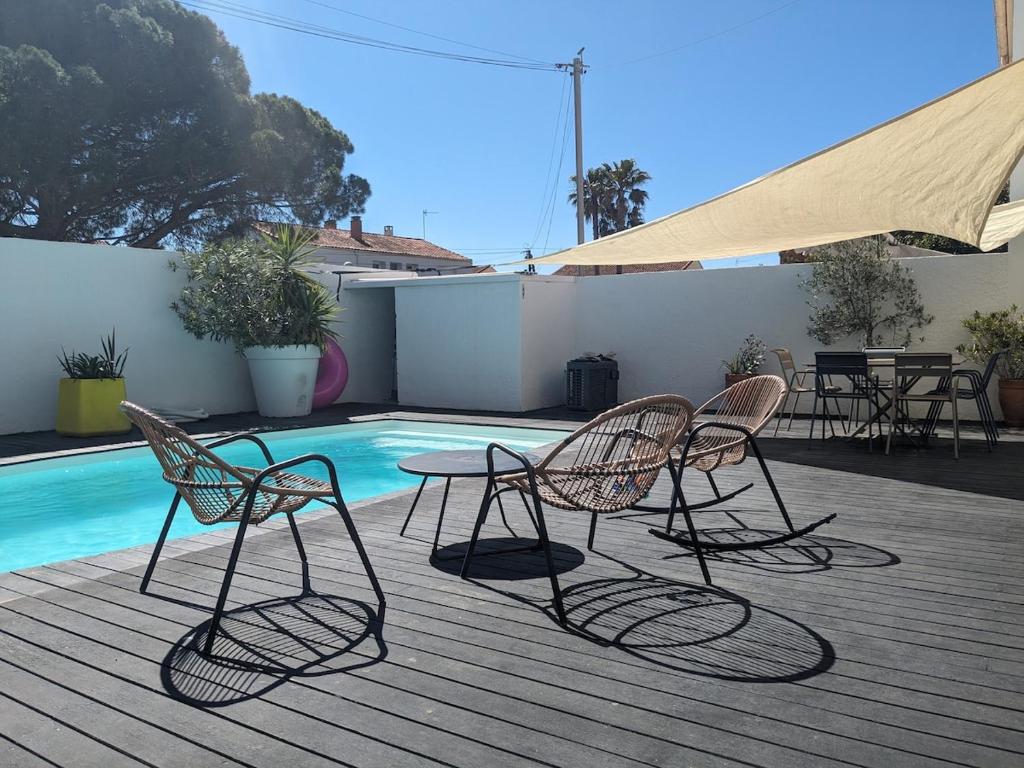 Maison avec piscine, House with a pool - 3