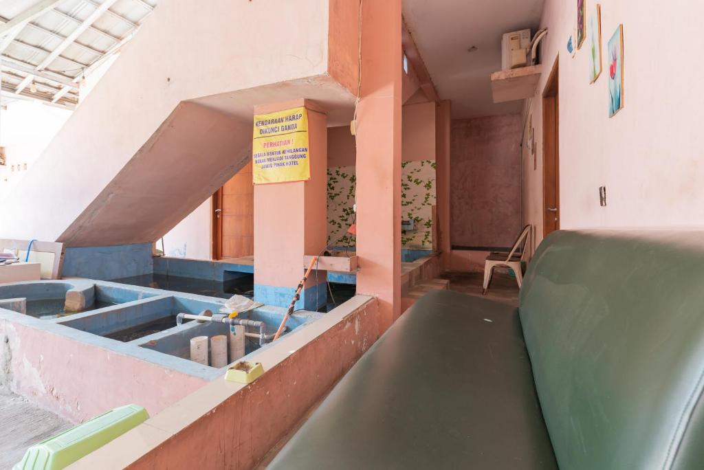 RedDoorz @ Hotel Rumah Kita near Gedung Negara Cirebon 館内設備