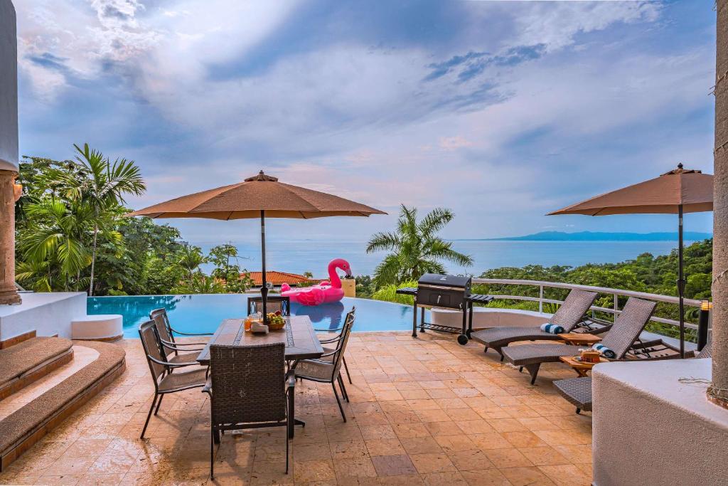 Villa Mozzafiato Private Resort with Full Staff and Heated Pool - 5