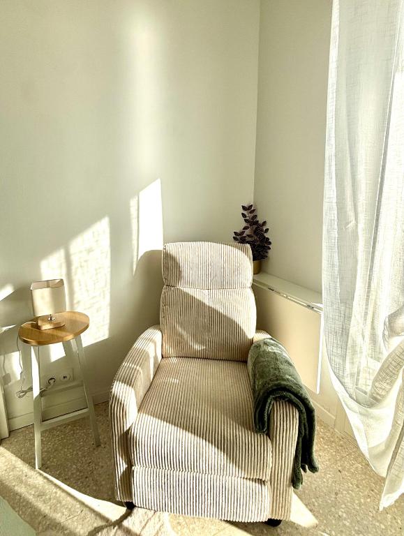 Sea View Studio with Balcony, Near Italy & Monaco - 4