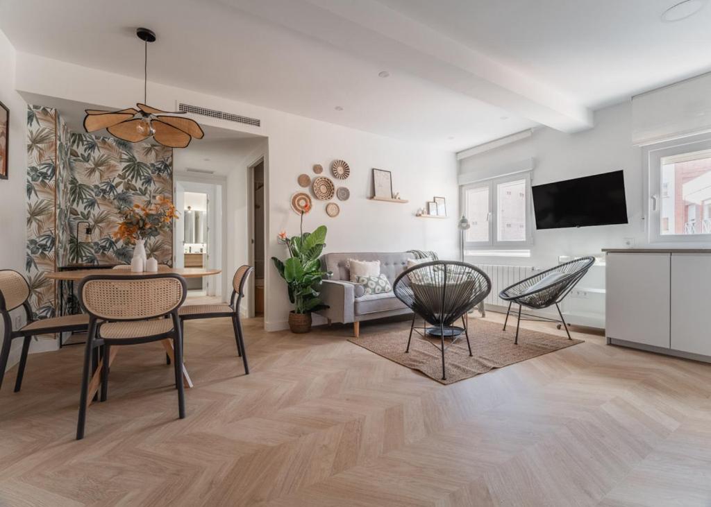 Bright cozy - 2 Bdrs 2 Baths -Barrio Salamanca - 2