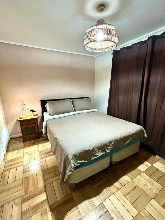 Habitación privada con estacionamiento - Sector Los Dominicos - 1