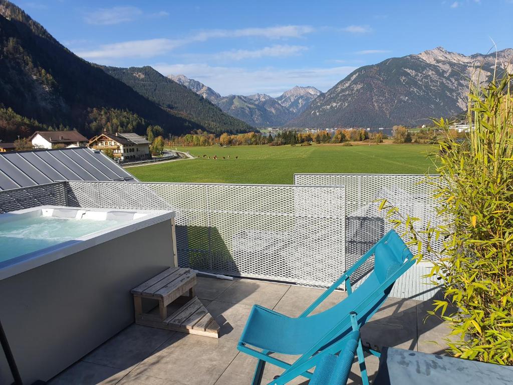 Modern Alpine Penthouse with Lake View - 4