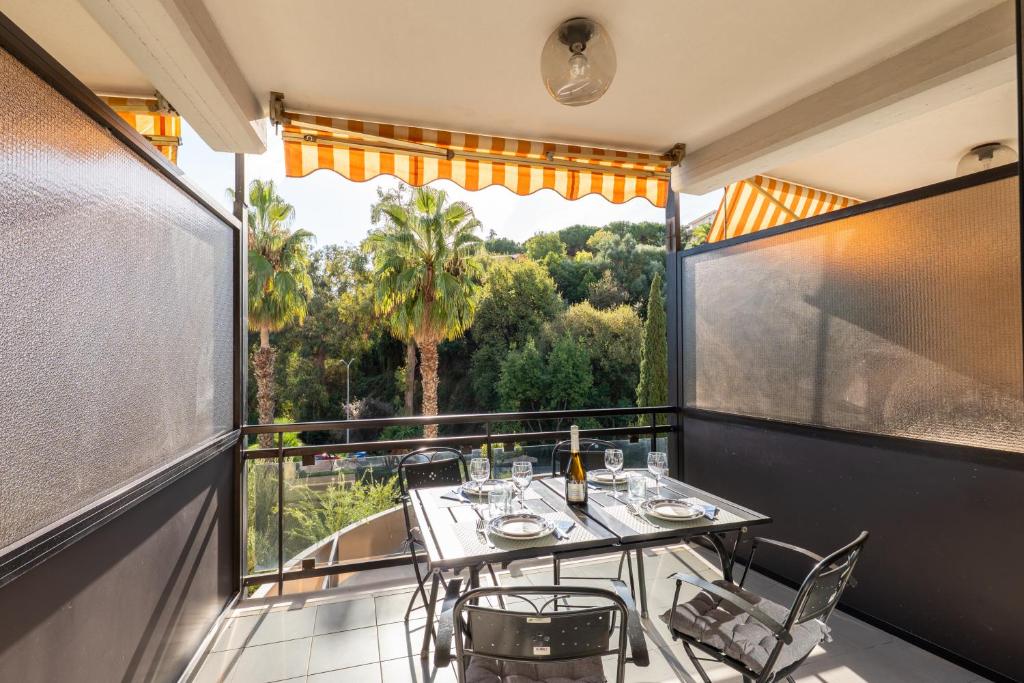 GuestHost - Bright Terrace Stay near Sanremo Beach - 4