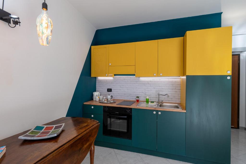 GuestHost - Bright Terrace Stay near Sanremo Beach - 3