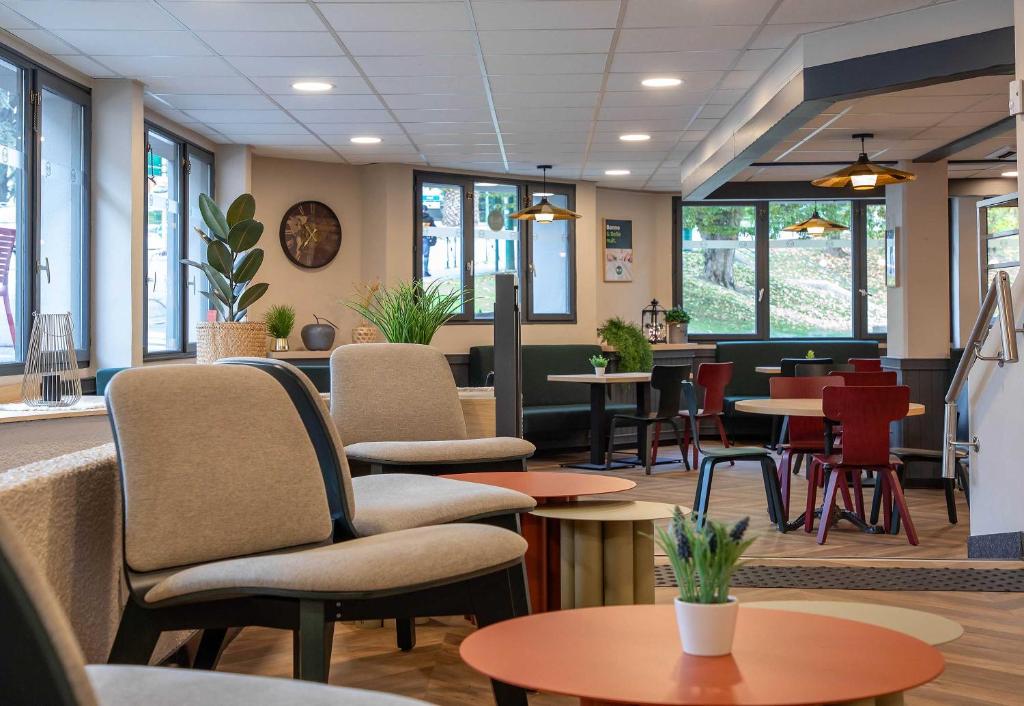 B&B HOTEL Lourdes Centre Gare 3 étoiles - 5