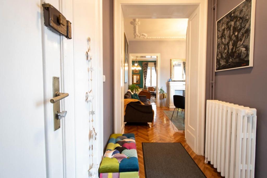 Teal and Gold Hideaway - Downtown Chic - 5