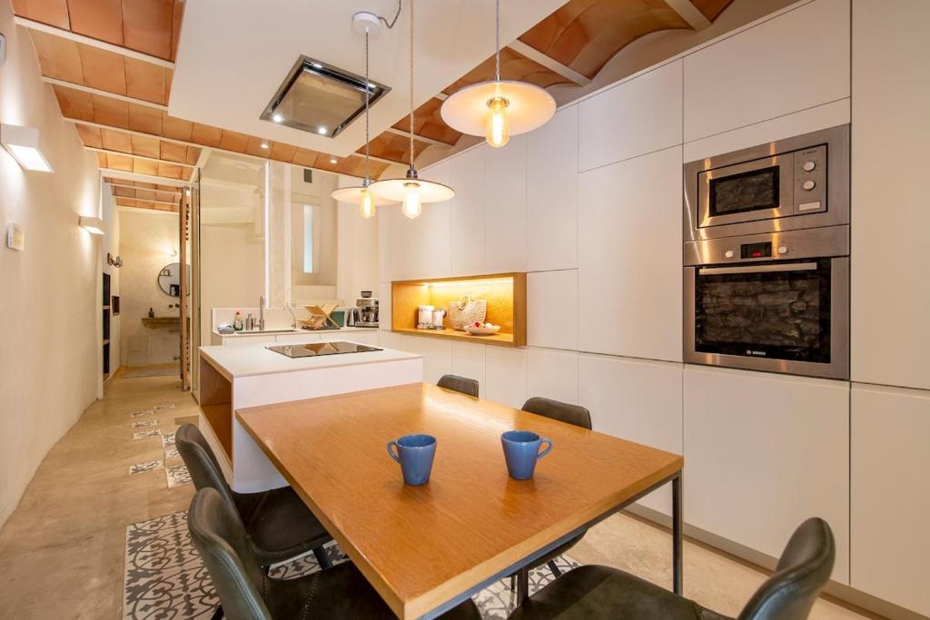 Luxurious Barri Vell House - Heart of the Old Town - 2