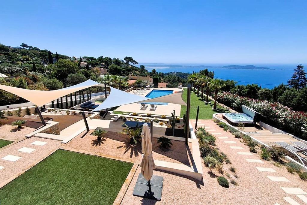 Villa Françoise pour 10 personnes avec vue mer et piscine chauffée à Carqueiranne - 4