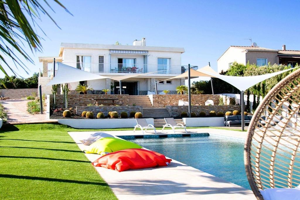 Villa Françoise pour 10 personnes avec vue mer et piscine chauffée à Carqueiranne - 2