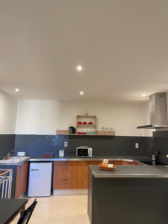 Apartment in L'Isle-sur-la-Sorgue with parking - 2