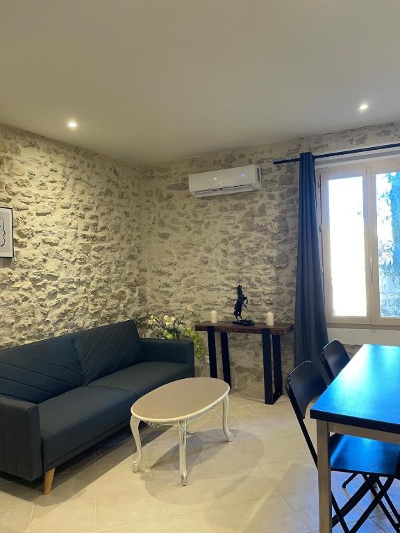 Apartment in L'Isle-sur-la-Sorgue with parking - 5