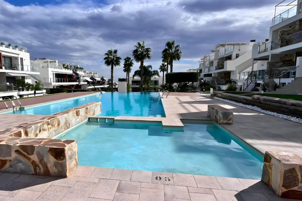 Nuevo apartamento con terraza y piscina próximo a las playas - 3