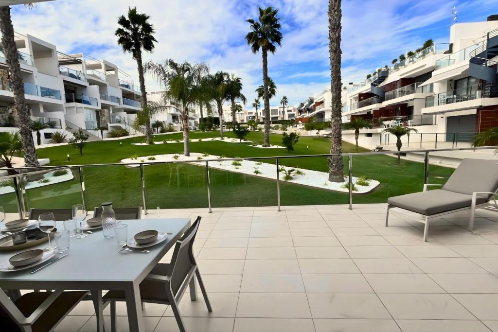 Nuevo apartamento con terraza y piscina próximo a las playas - 4