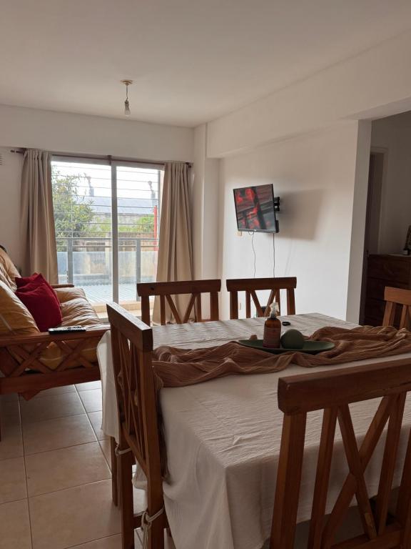 Departamento Microcentro a pasos de Neoclinica - 1