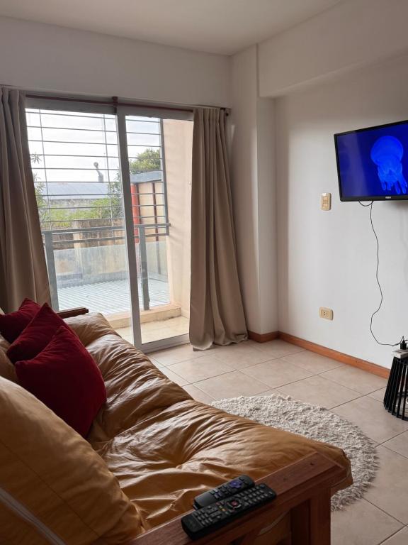 Departamento Microcentro a pasos de Neoclinica - 3