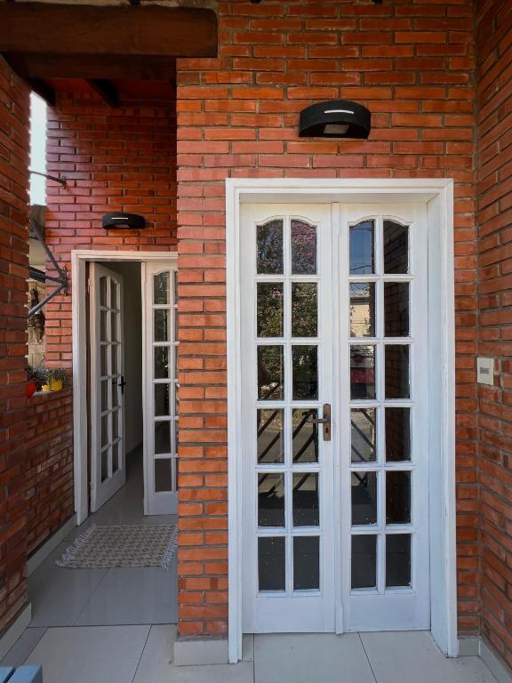 Departamento en Eje corporativo - Sauna y Jacuzzi - Minutos de shopping y zonas importantes - 2