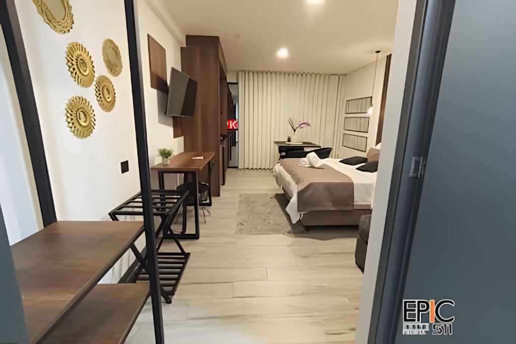 Epic Suite 511 Premium Airport - 4