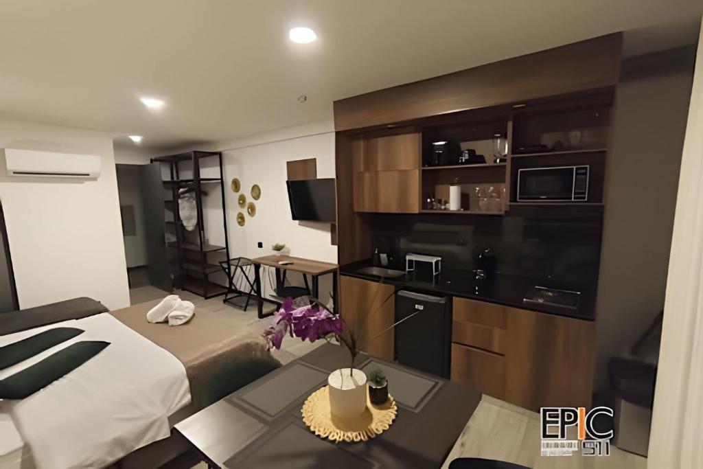 Epic Suite 511 Premium Airport - 3