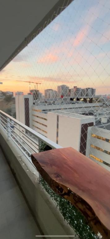 Hermoso Departamento con excelente vista, a pasos de la Quinta Vergara, cercano a Reloj de Flores y Playa Caleta Abarca - 3