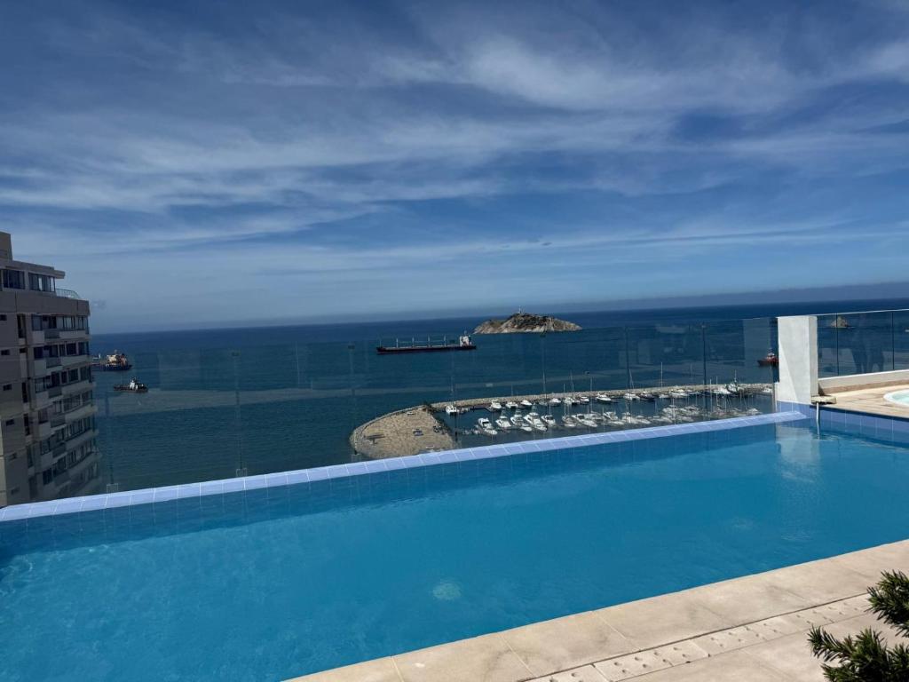 Coastal apartment with pool access and viewpoint - 5