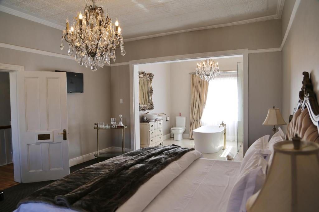 The Kingsman boutique Hotel