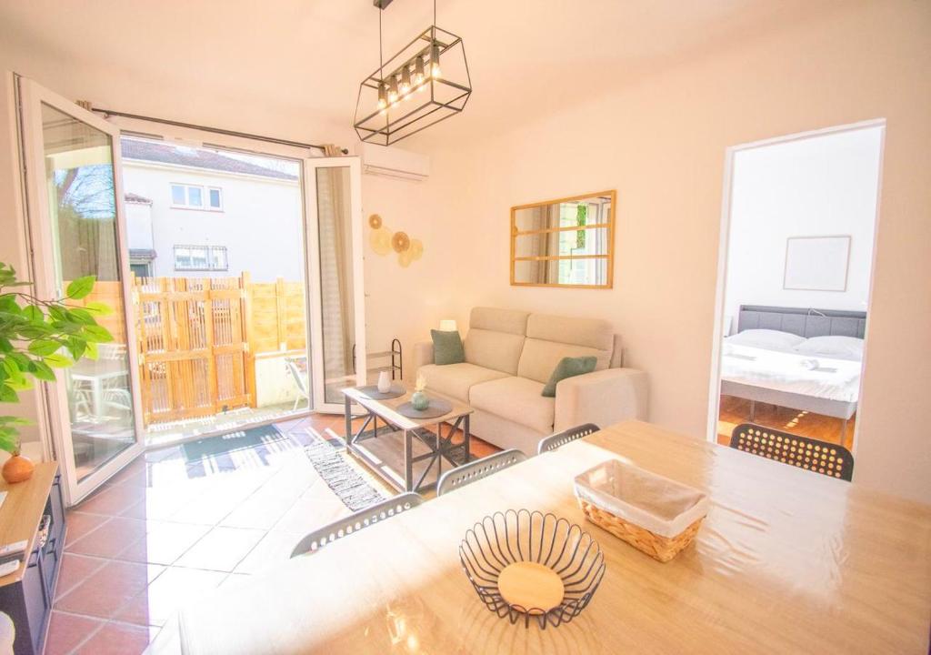 Fréjus appart RDC AC Terrasse 8 pers - 2
