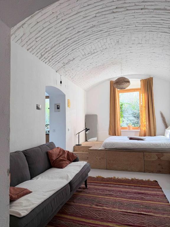 Lilly's Calm Souterrain Apartment with garden - 4