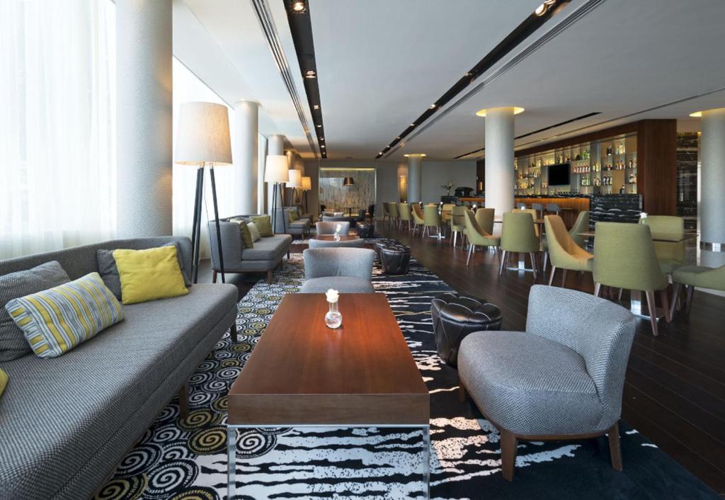 Mercure Santa Rosa La Pampa フロント・ロビー