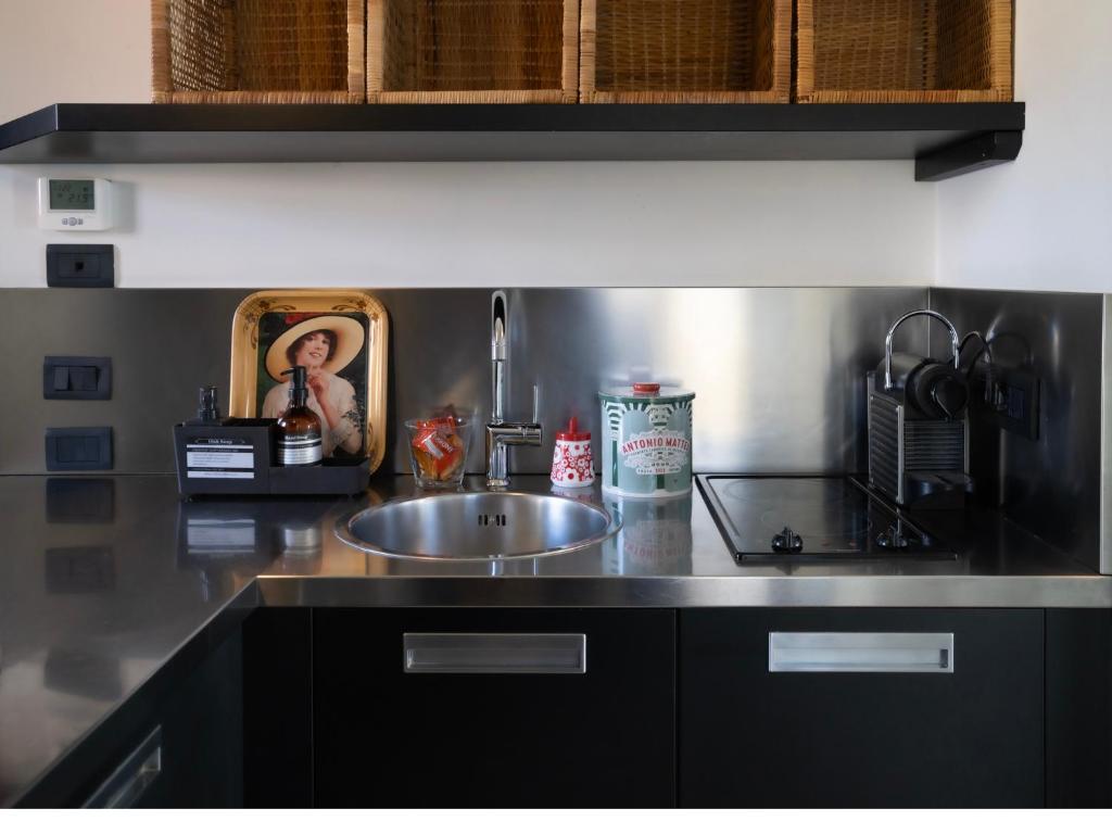 BASTIA RF Suite up to 4 guests - in the heart of Scalo Romana, Olimpico, Prada, Bocconi and easy access Forum Assago, IEO, IED, Duomo, San Siro - 4