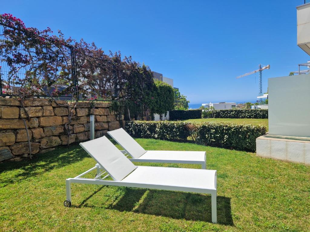 Garden level apt - 300 m to Cabopino Golf - 3