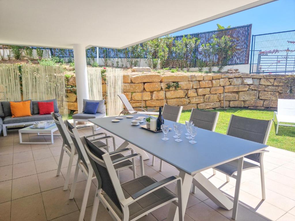 Garden level apt - 300 m to Cabopino Golf - 5