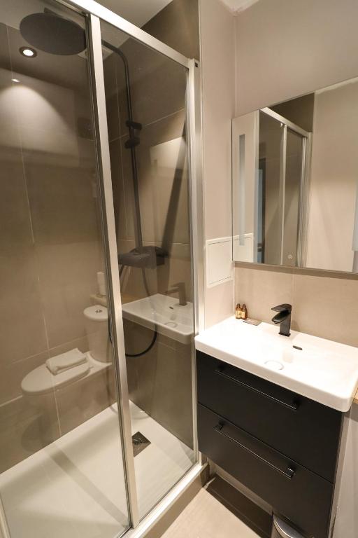 Stylish Studio Close to the Eiffel Tower - 3