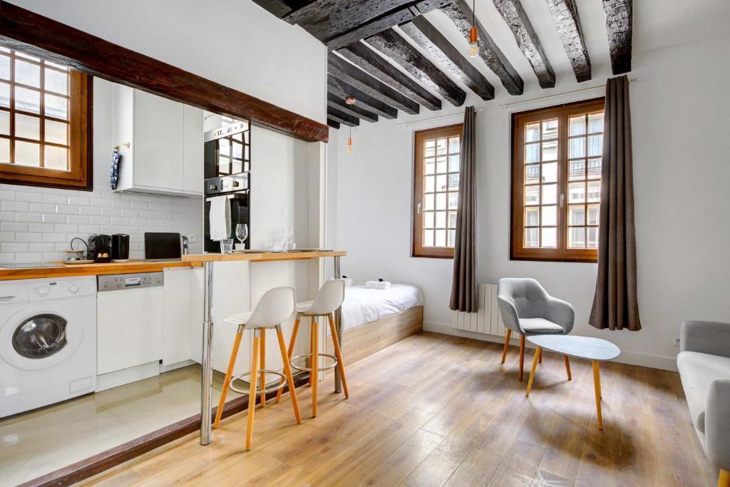 Bright apartment in Le Marais - 4