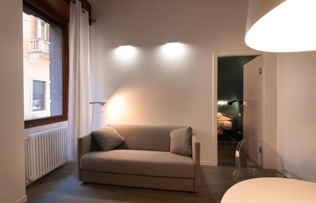 Verona House - 4