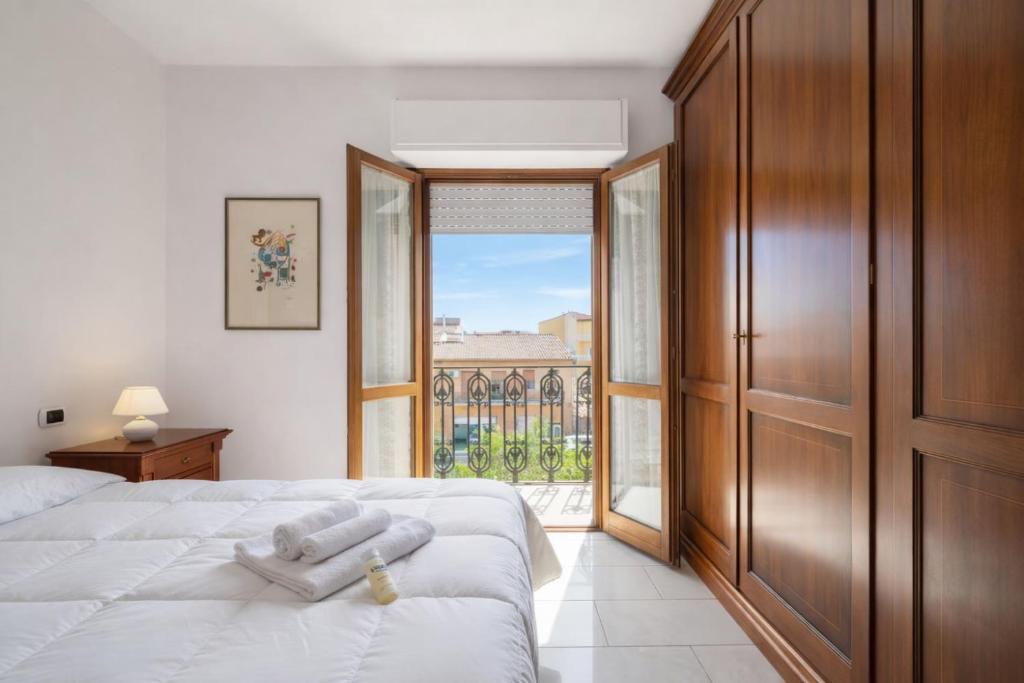 Dimoras 3BR City Center Balcony & Parking SF - 1