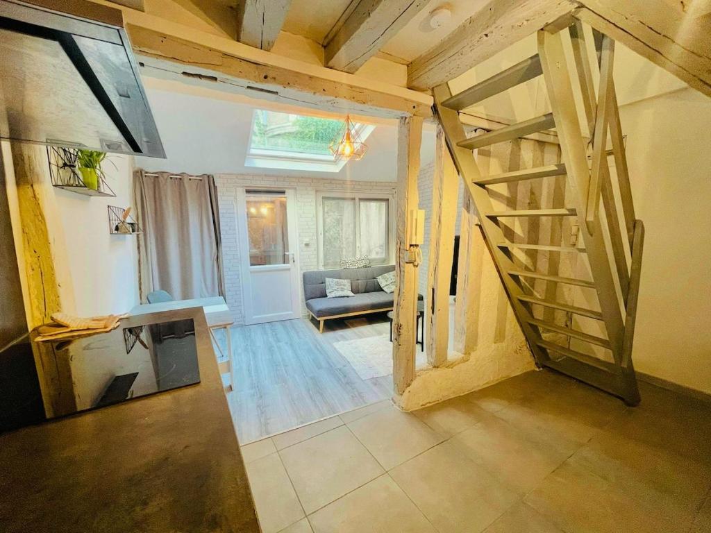 Charmante maison triplexe avec jardinet - 4
