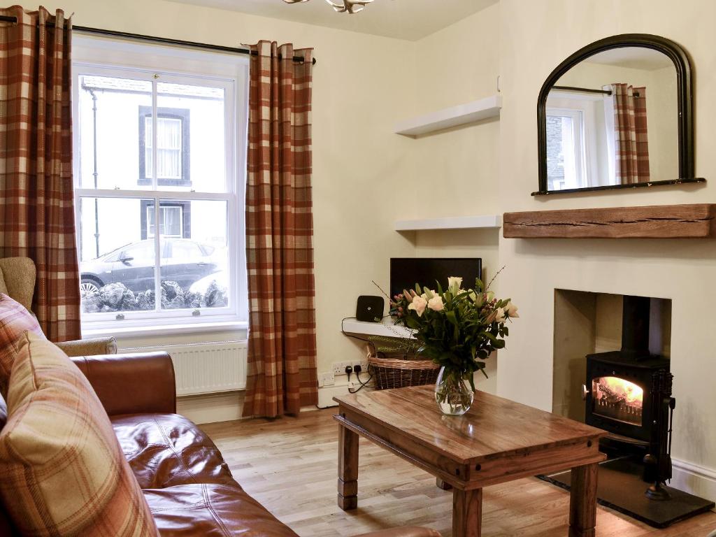 Gilbert's Warrant - dog-friendly self-catering house in central Keswick