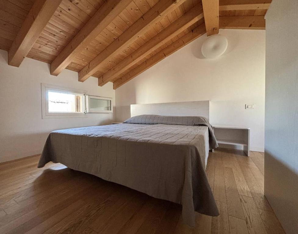 Flat with swimming pool and balcony - 4