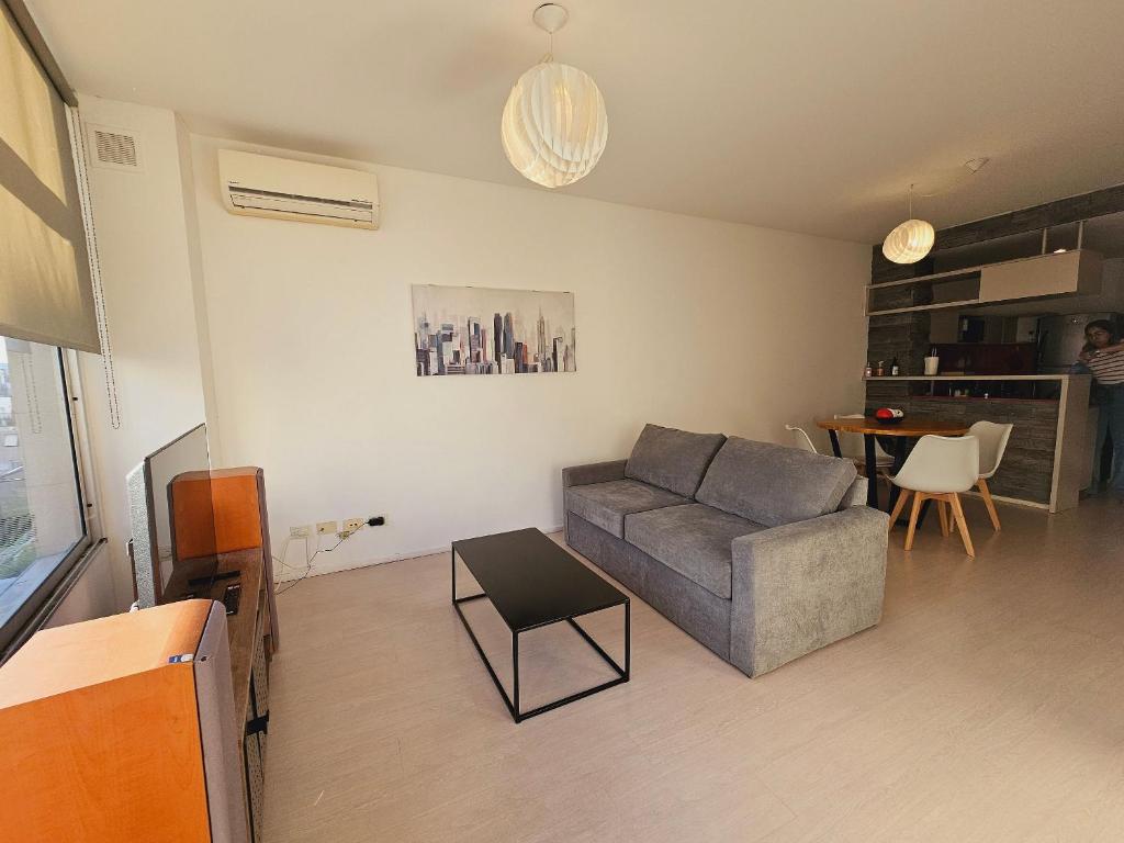 2 Ambientes de Ensueño en Recoleta: Amplitud y Belleza en Cada Rincón - 3