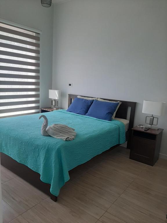 Departamento con patio Isla Teja - 5