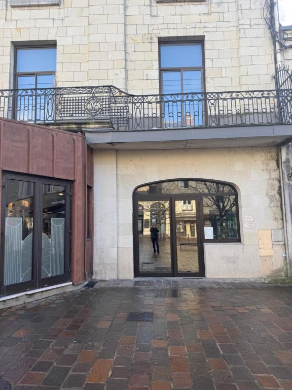 APPARTEMENT DUPLEX SAUMUR CENTRE, refait à neuf, à proximité du château - 2
