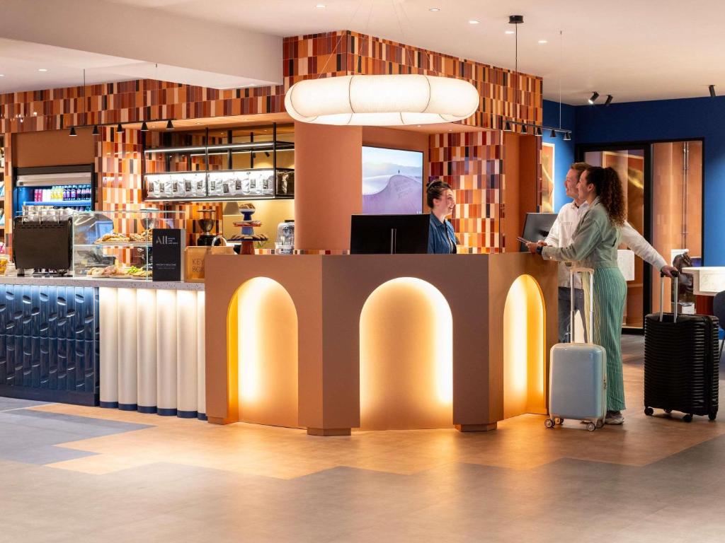 TRIBE Den Haag Centraal