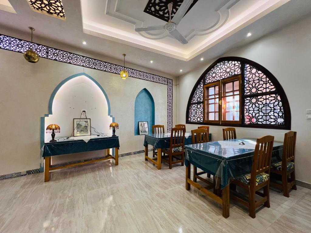 아몬 호텔 (Amon Hotel)