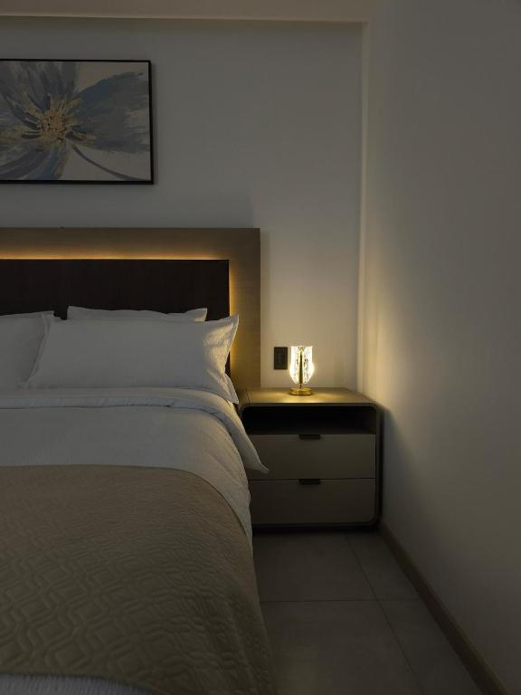 Apart Studio de Lujo La Carolina Piso Alto, Piscina, Jacuzzi, Padel, Gym - 1
