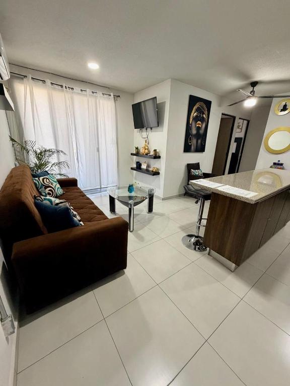 Hermoso y Comfortable Departamento 15 min del Aeropuerto - 2